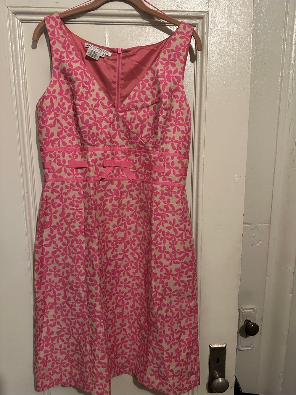 Like New Maggy London Pink and Cream Floral Fit & Flare Dress. Size 12.
